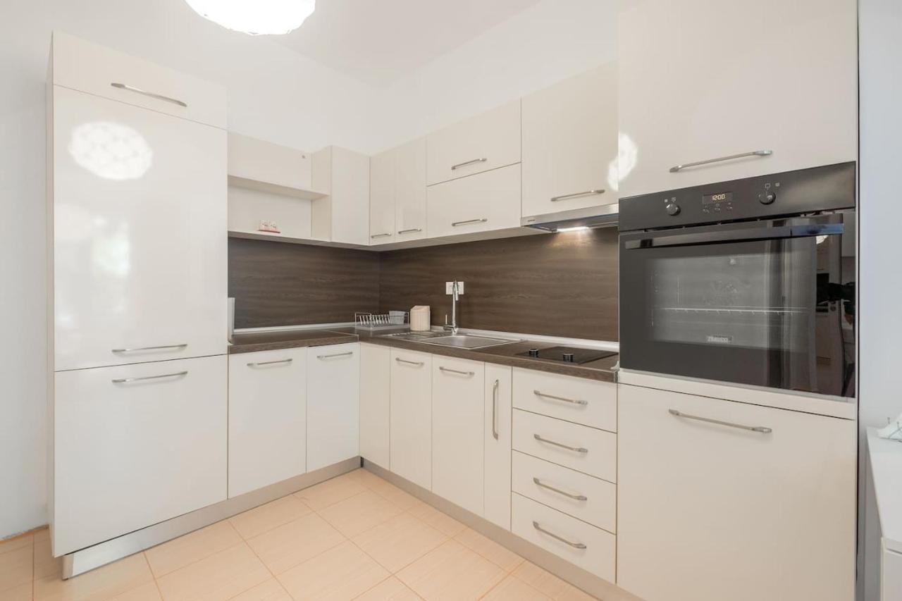 Your Perfect Place To Stay On Vitosha Str Apt Sofia Ngoại thất bức ảnh